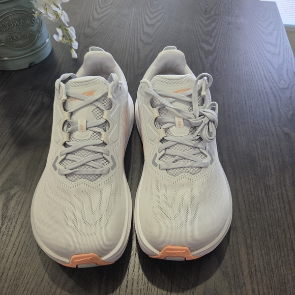 Altra Shoes - Altra Women's FWD VIA Sneakers - Light Grey